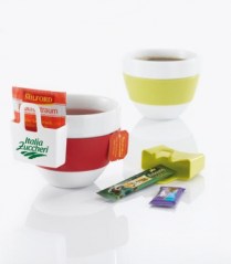 A tea bag, sugar and a piece of chocolate on your cup. Designed by Koziol (www.koziol.de)