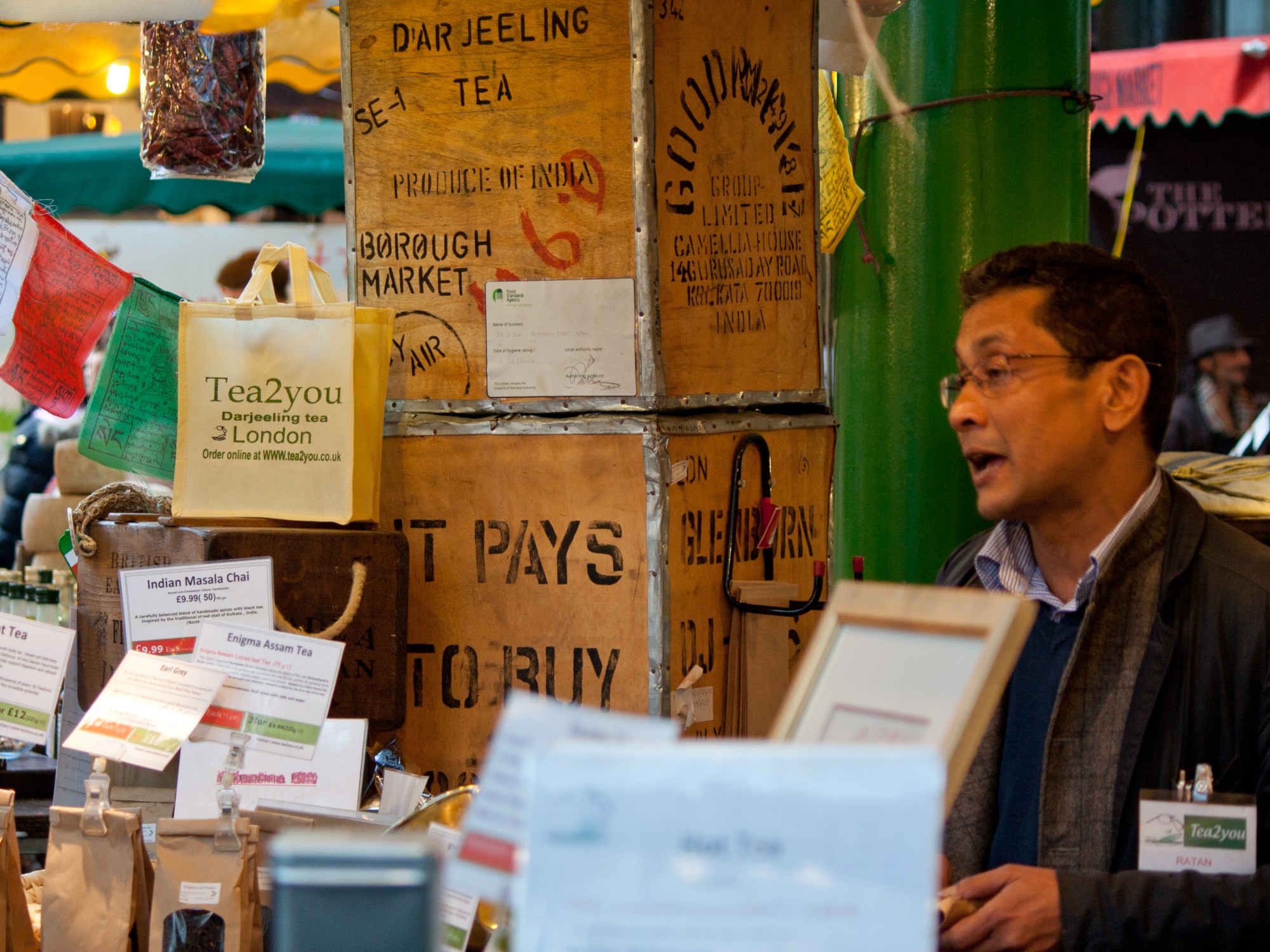 Ratan Mondal explaining how to prepare Darjeeling tea